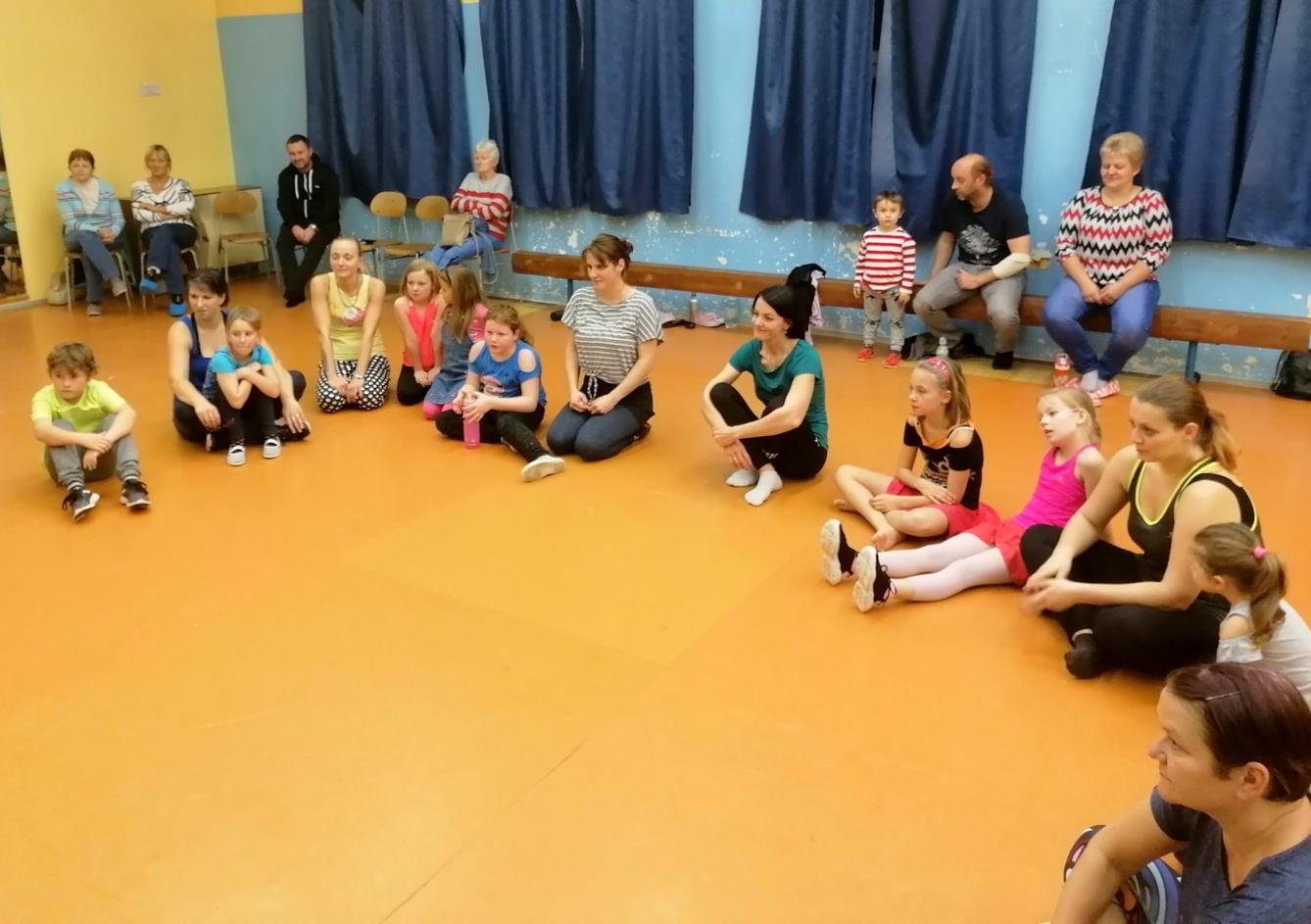 26. 11. Zumba s Ivou - 8