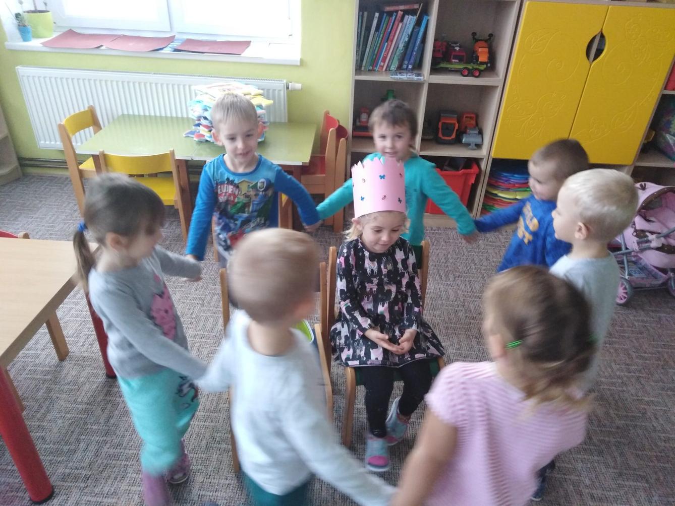 Broučci slaví: Stelinka měla narozeniny - 1