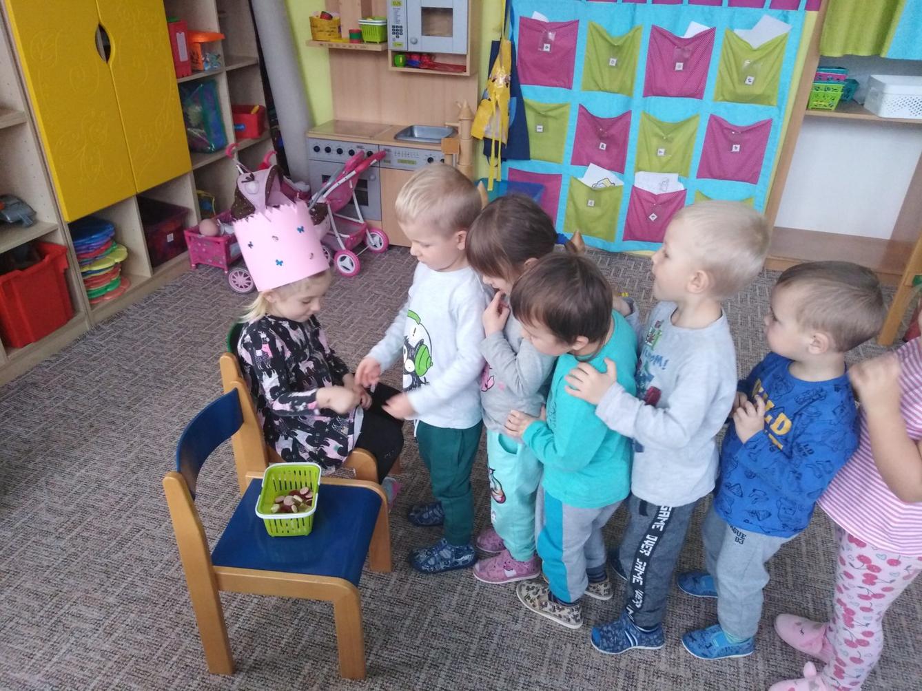 Broučci slaví: Stelinka měla narozeniny - 4