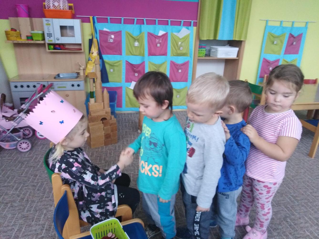 Broučci slaví: Stelinka měla narozeniny - 6