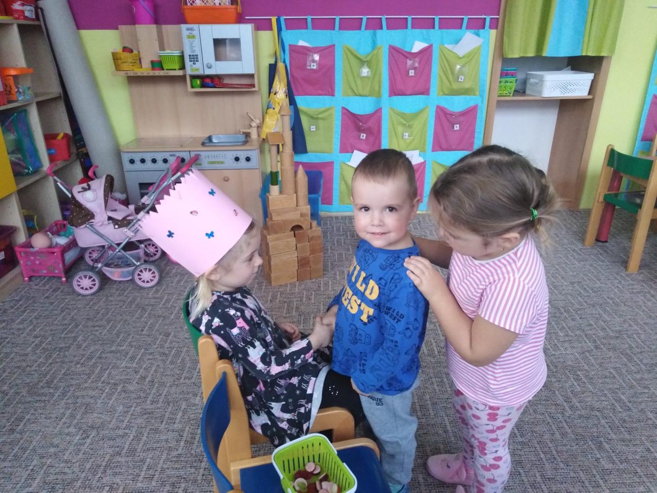 Broučci slaví: Stelinka měla narozeniny - 8