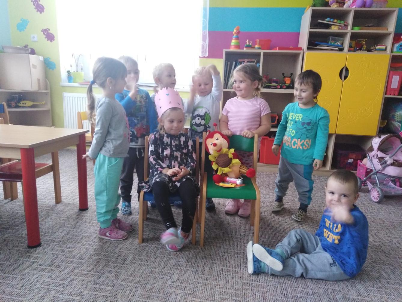 Broučci slaví: Stelinka měla narozeniny - 11