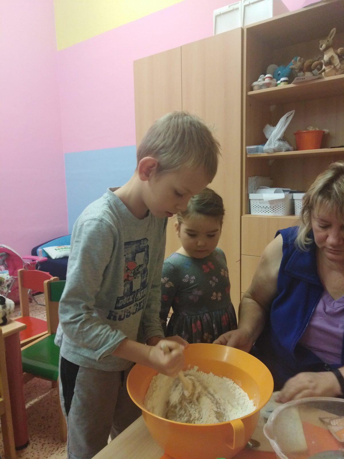 příprava na Vánoce: pečeme perníčky:-) - 20