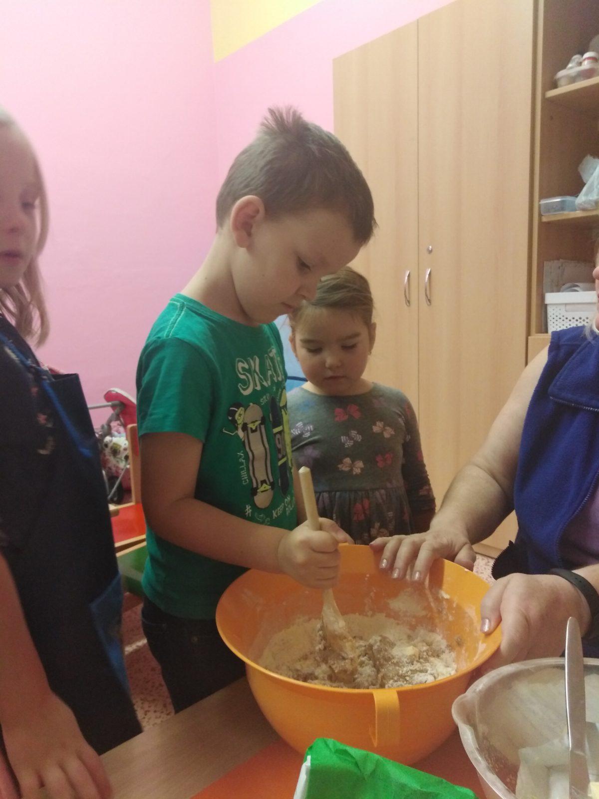 příprava na Vánoce: pečeme perníčky:-) - 23