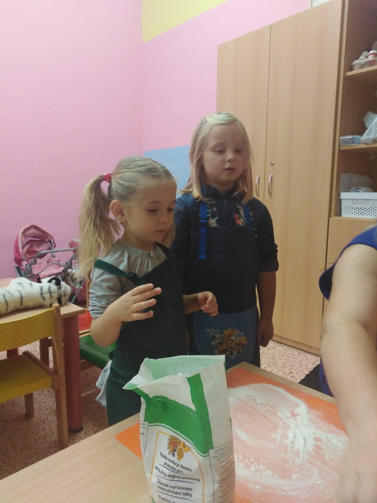 příprava na Vánoce: pečeme perníčky:-) - 24