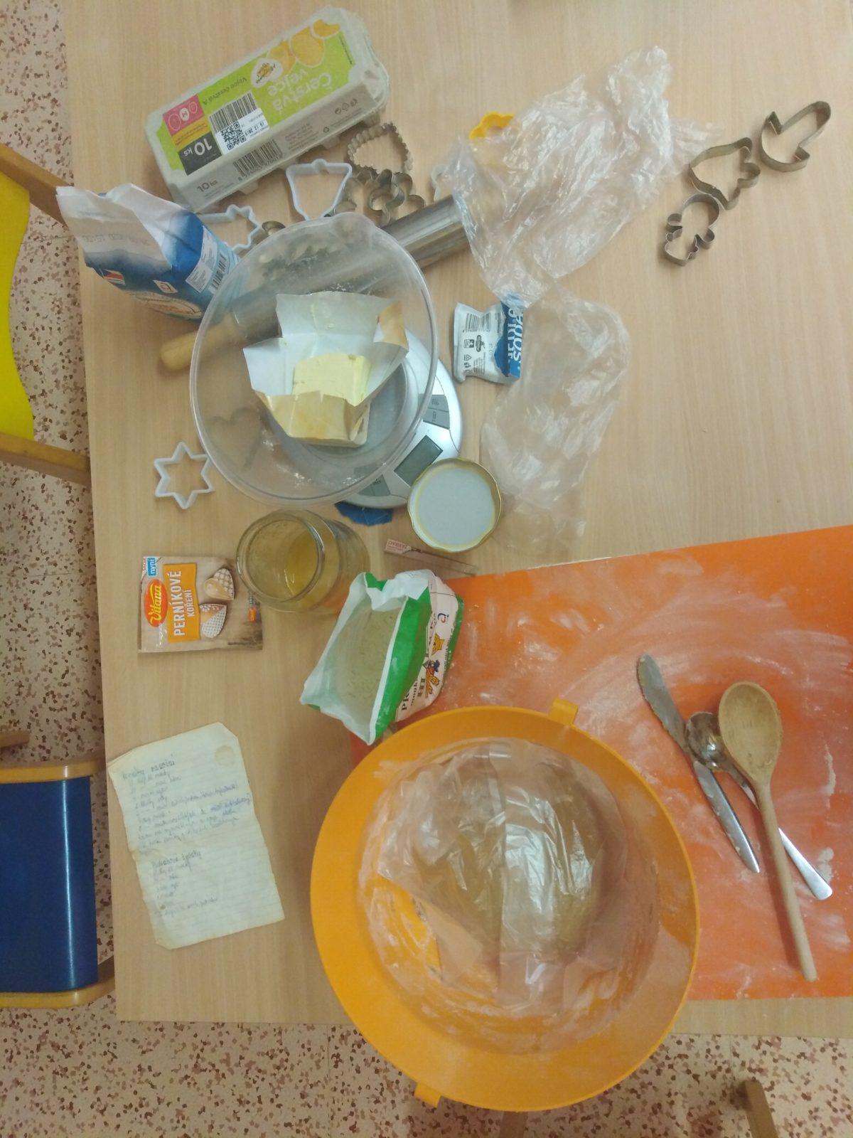 příprava na Vánoce: pečeme perníčky:-) - 30