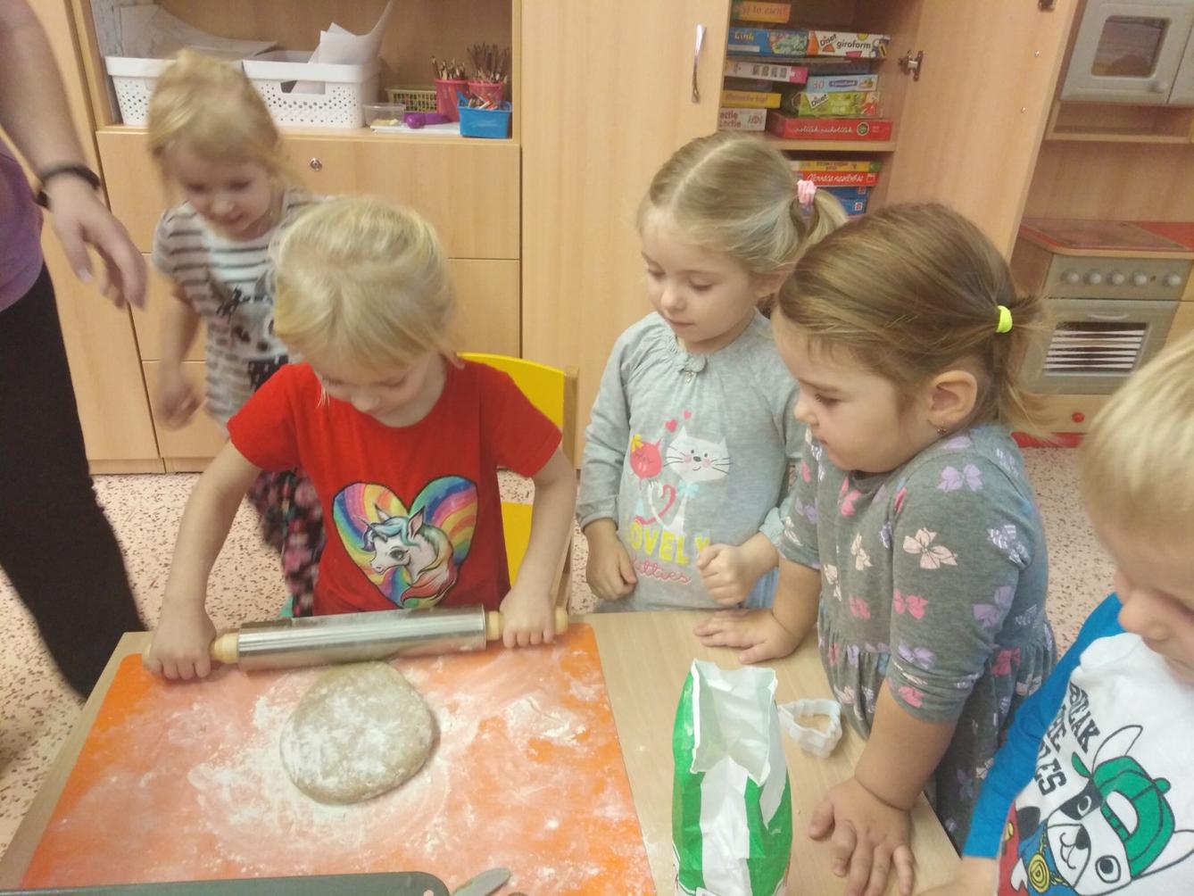 příprava na Vánoce: pečeme perníčky:-) - 33