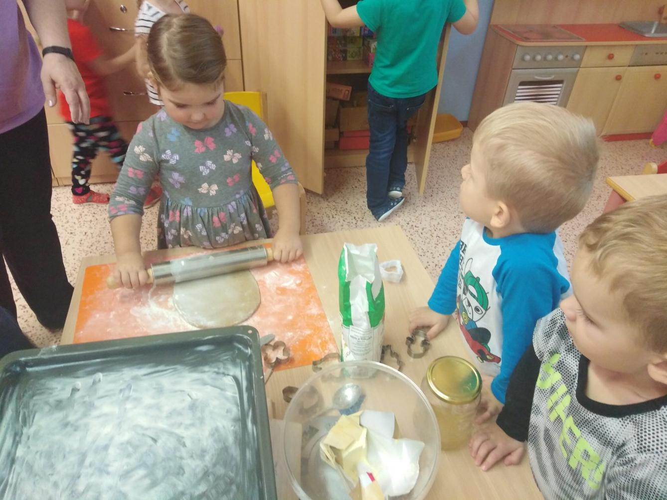 příprava na Vánoce: pečeme perníčky:-) - 36