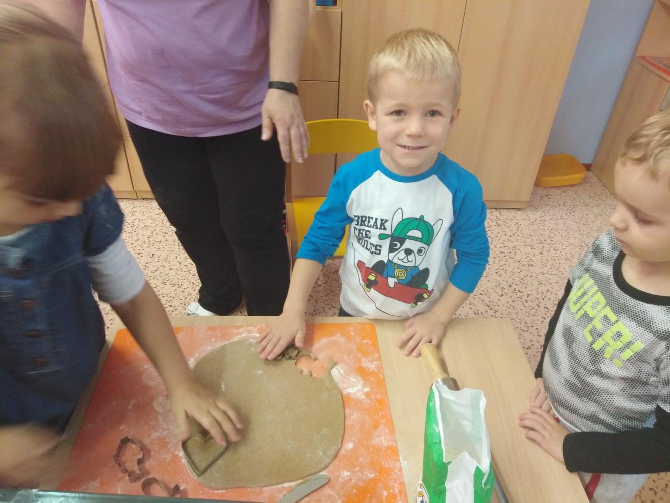 příprava na Vánoce: pečeme perníčky:-) - 40