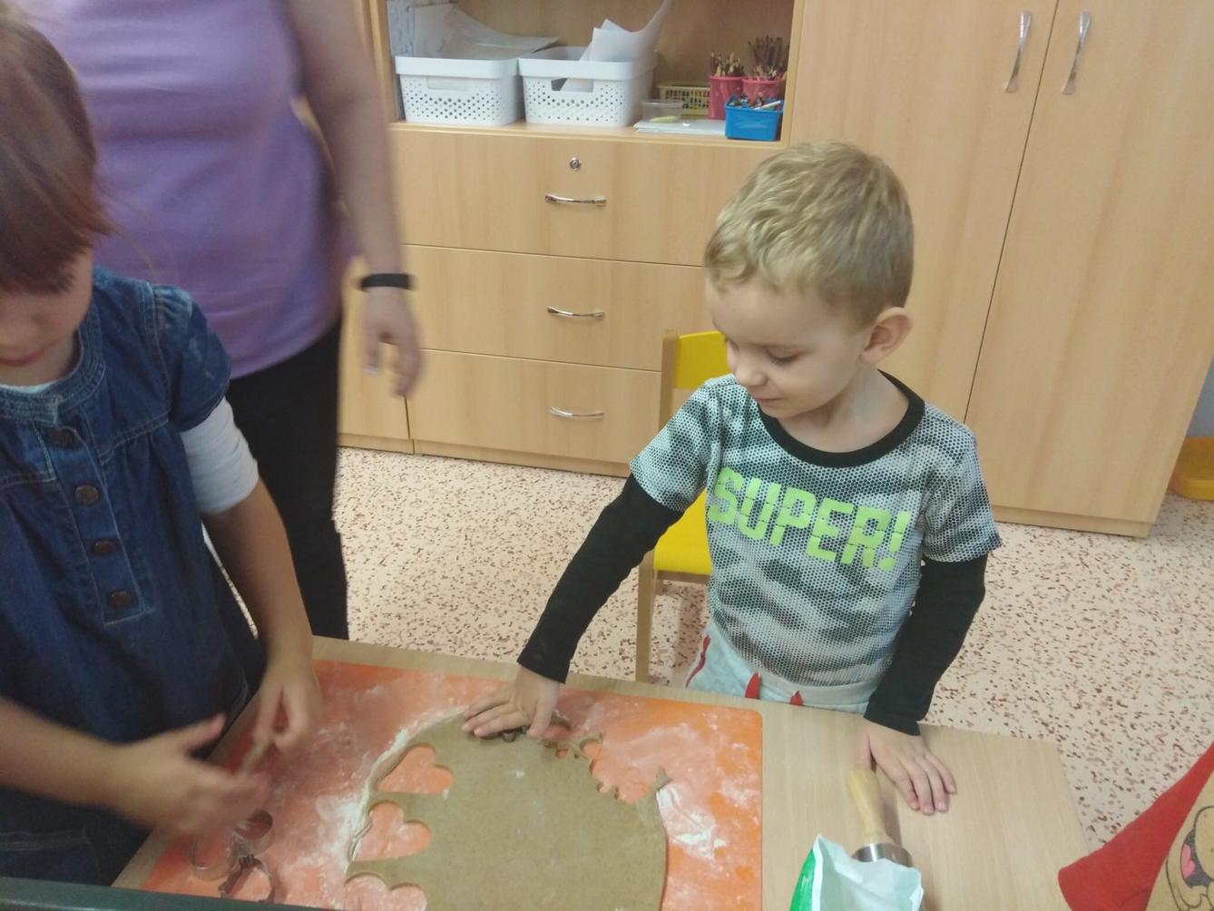 příprava na Vánoce: pečeme perníčky:-) - 42