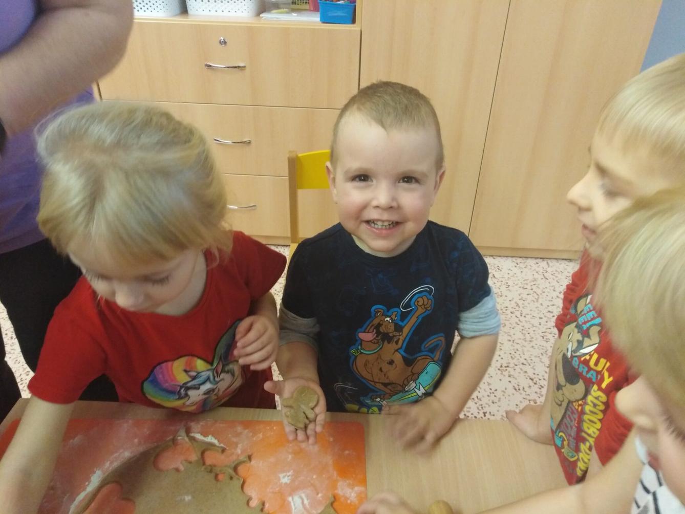 příprava na Vánoce: pečeme perníčky:-) - 43