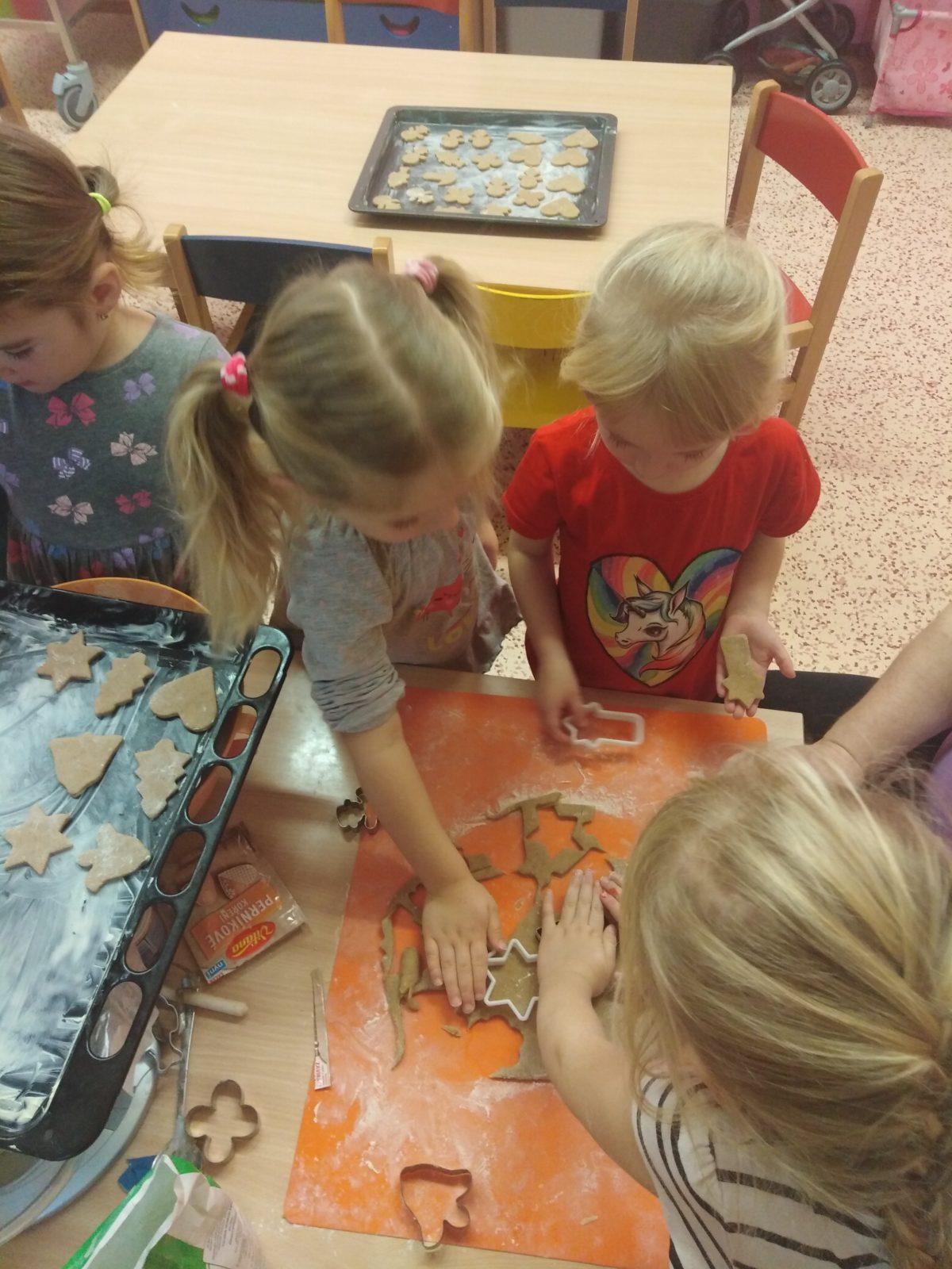 příprava na Vánoce: pečeme perníčky:-) - 52