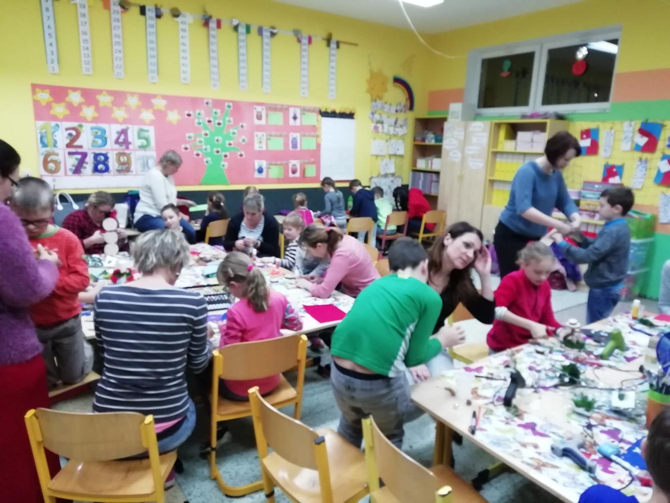 Prvňáčci vyrábí na Jarmark - 4