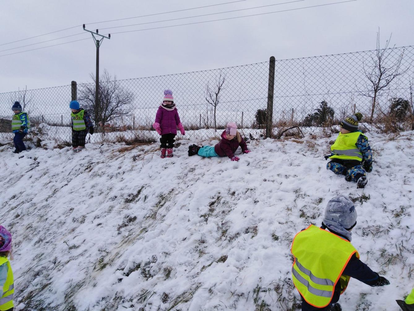 Broučci: konečně sníh!!!:-) - 9