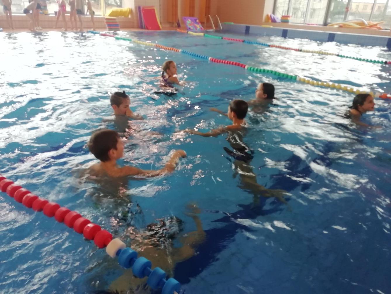 První plavání 1. +  4.A,B třídy - 5