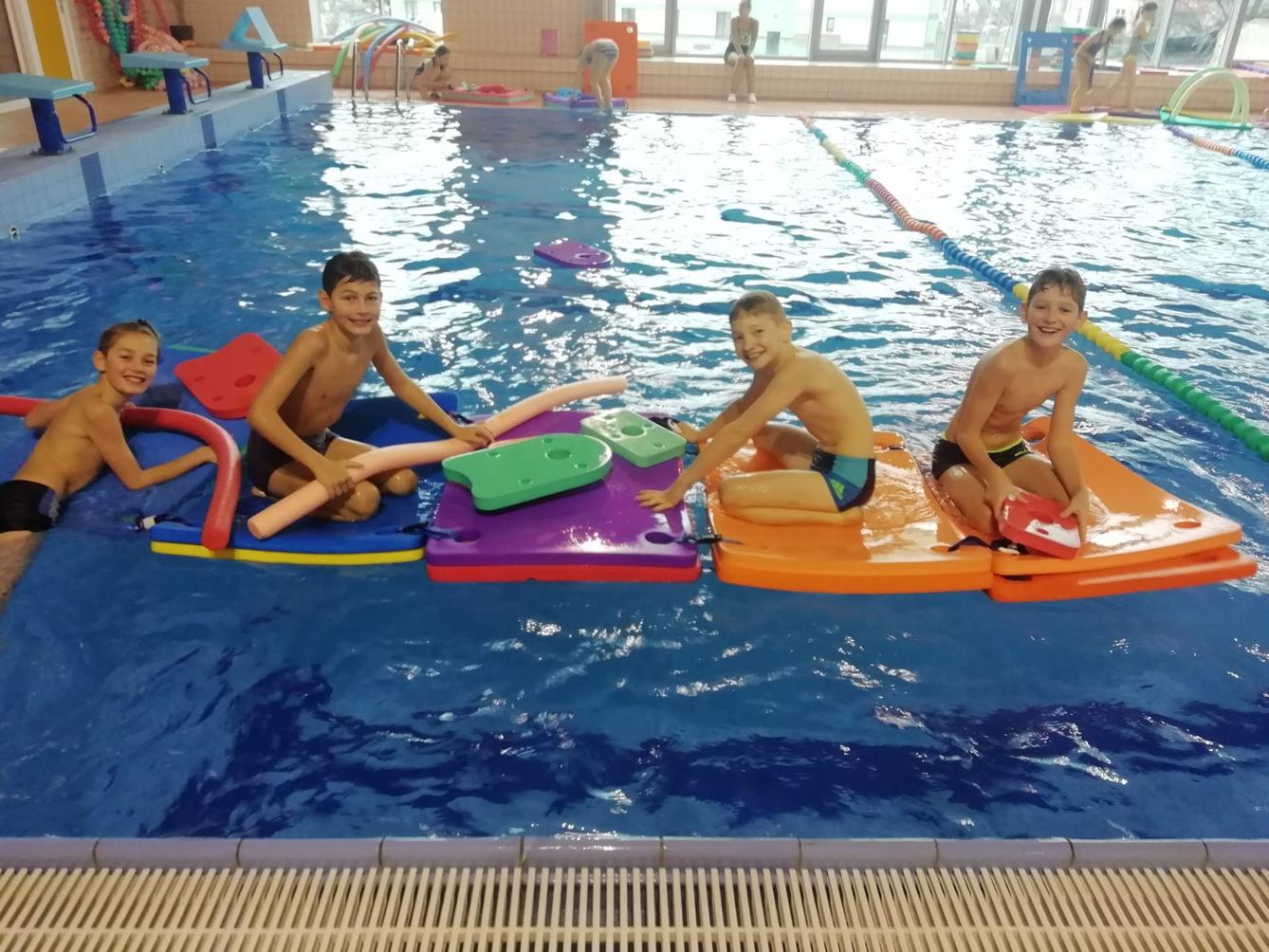 První plavání 1. +  4.A,B třídy - 7