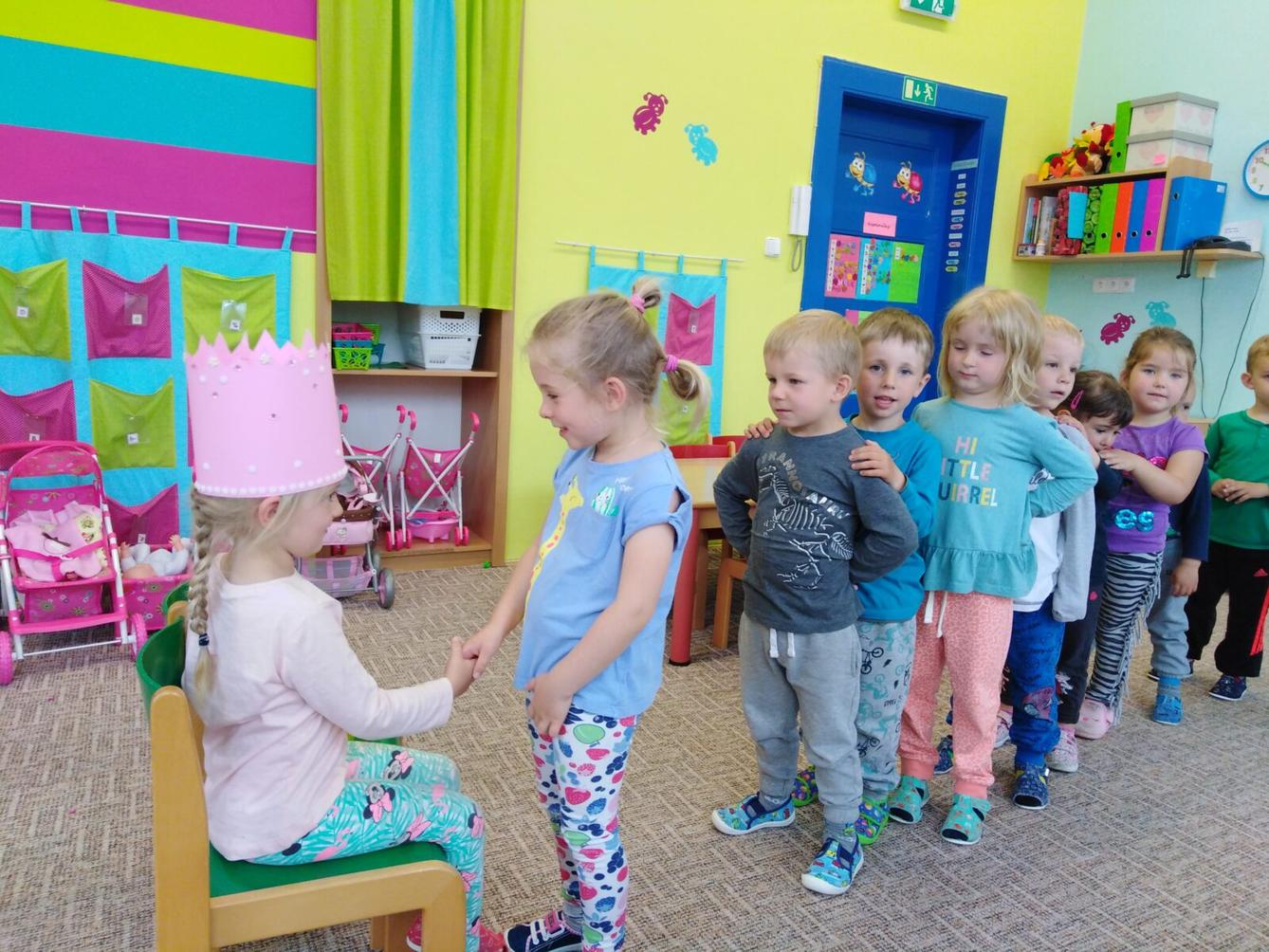 Broučci slaví: Markétka měla narozeniny - 5