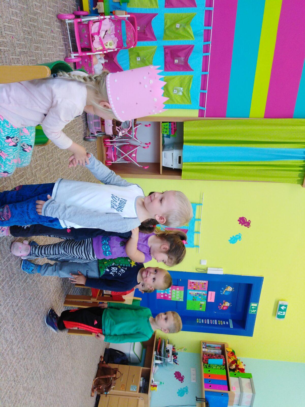 Broučci slaví: Markétka měla narozeniny - 8