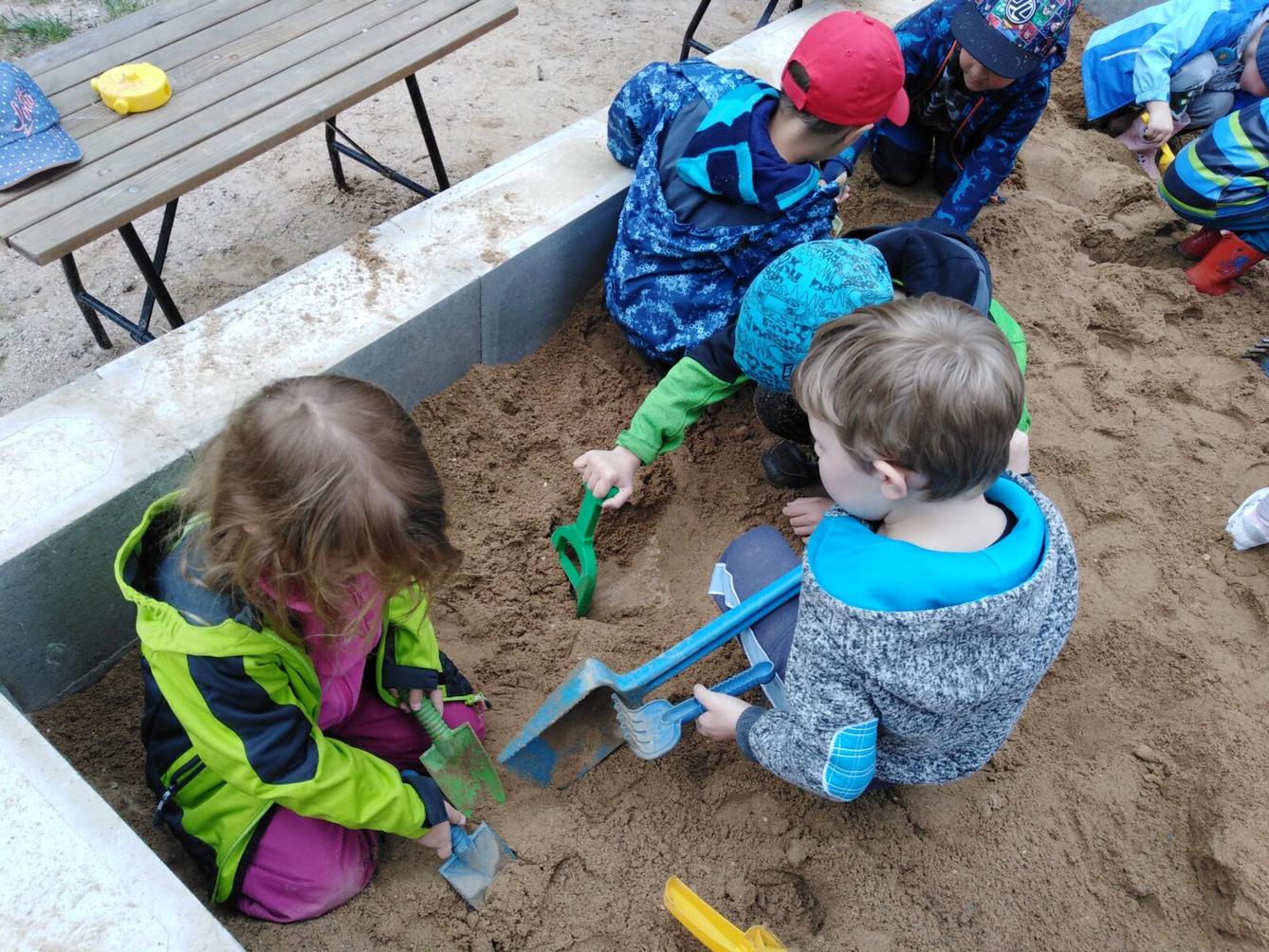 Projektový den v MŠ: "Cesta do Pravěku" - 100