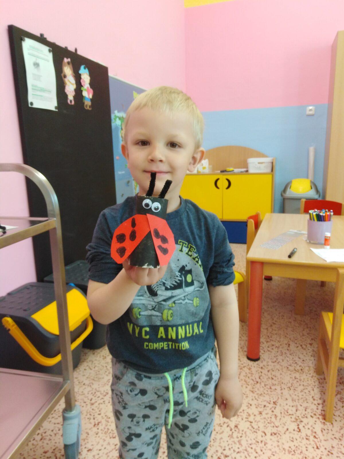 Tvoření u Broučků: "naše Beruška" - 4