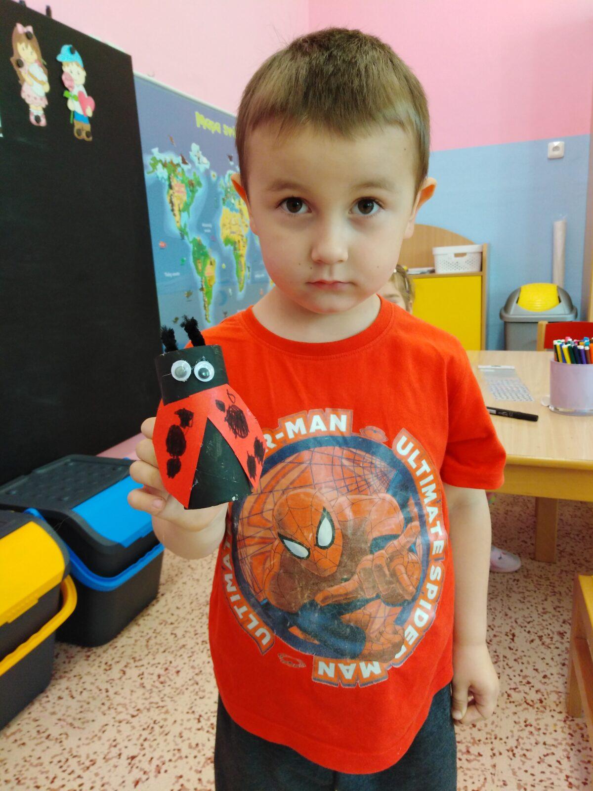 Tvoření u Broučků: "naše Beruška" - 5