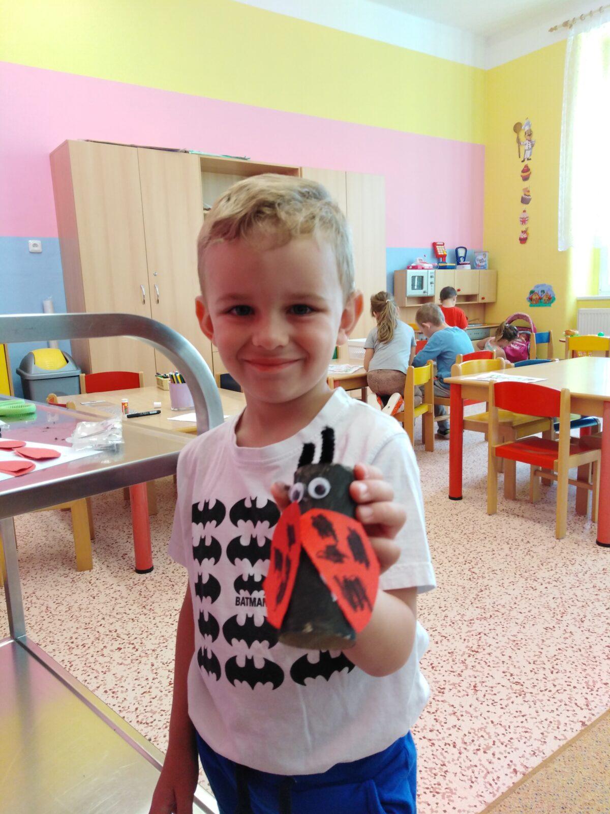 Tvoření u Broučků: "naše Beruška" - 7