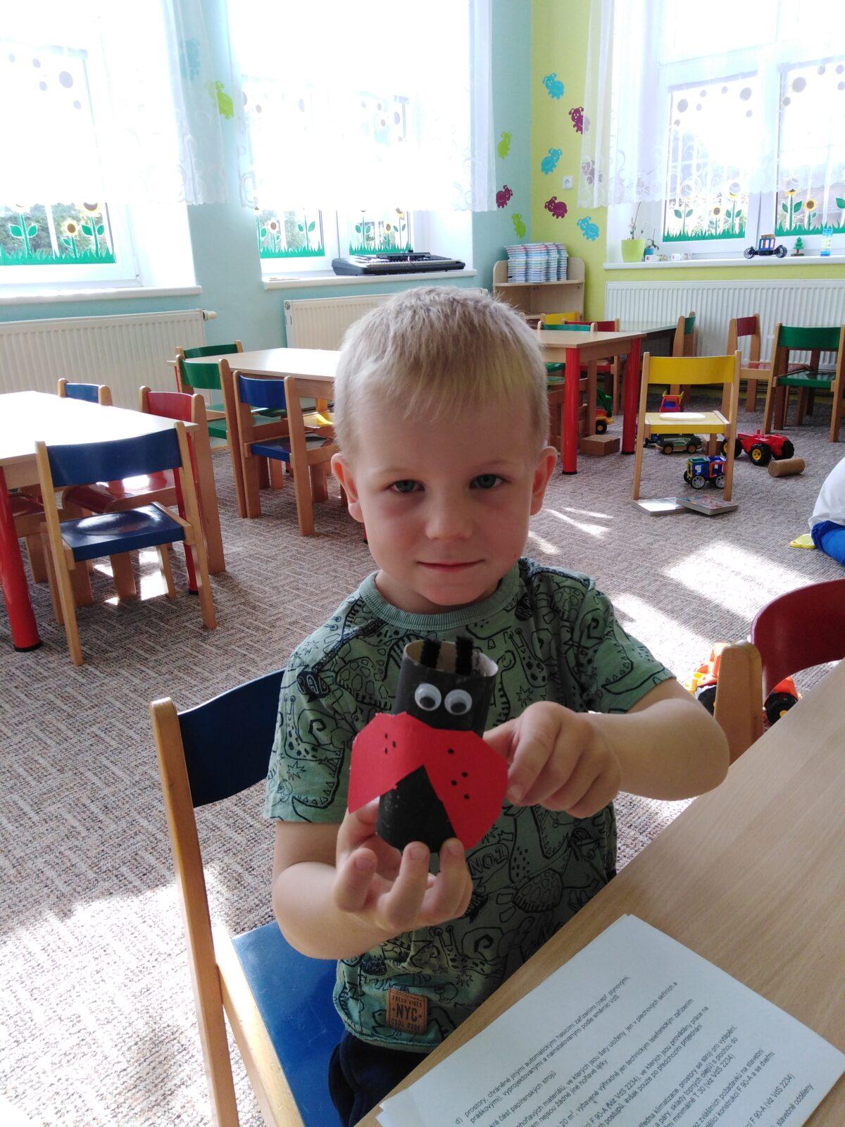 Tvoření u Broučků: "naše Beruška" - 11