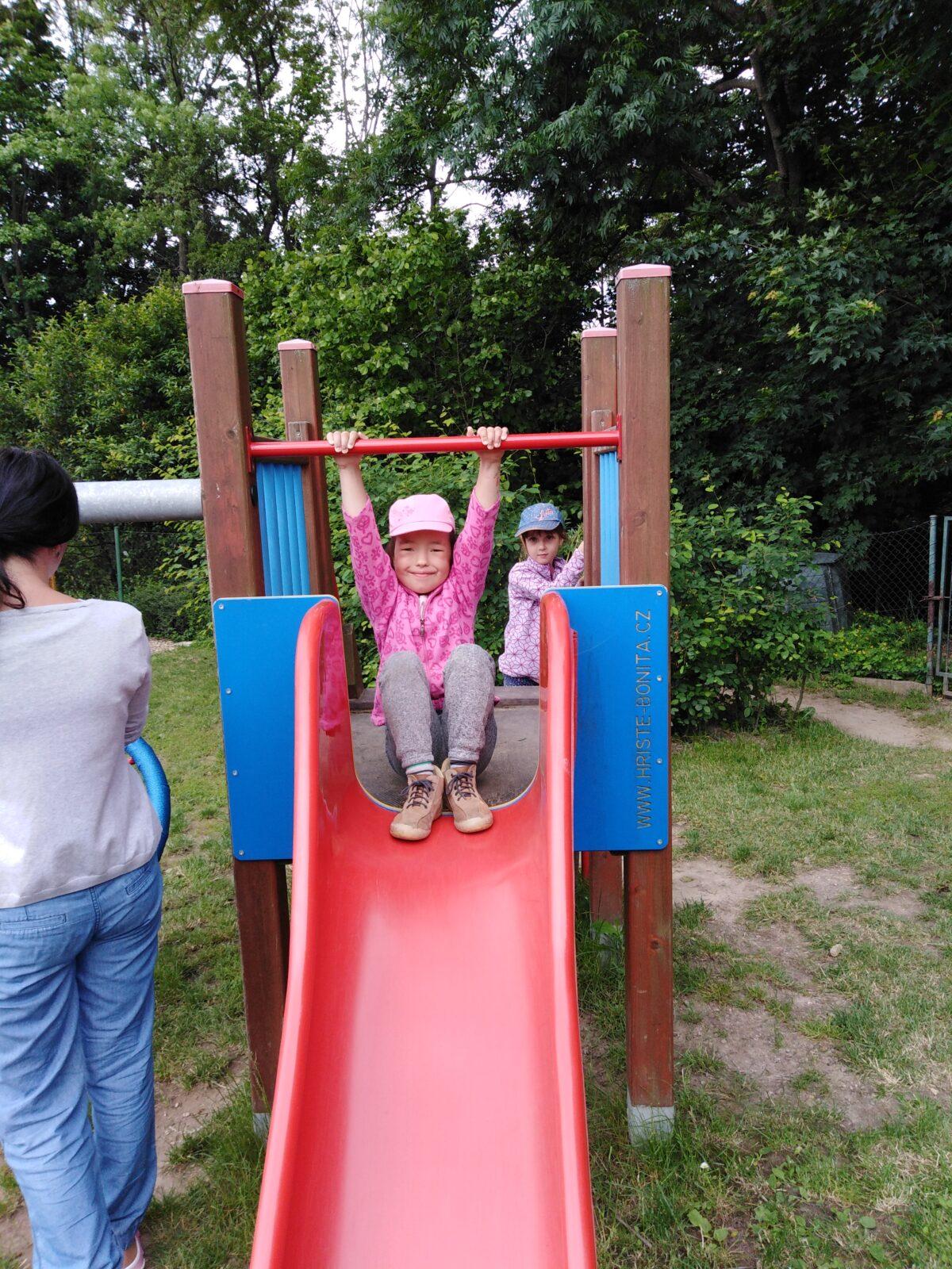 Hrajeme si na zahradě:-) - 8