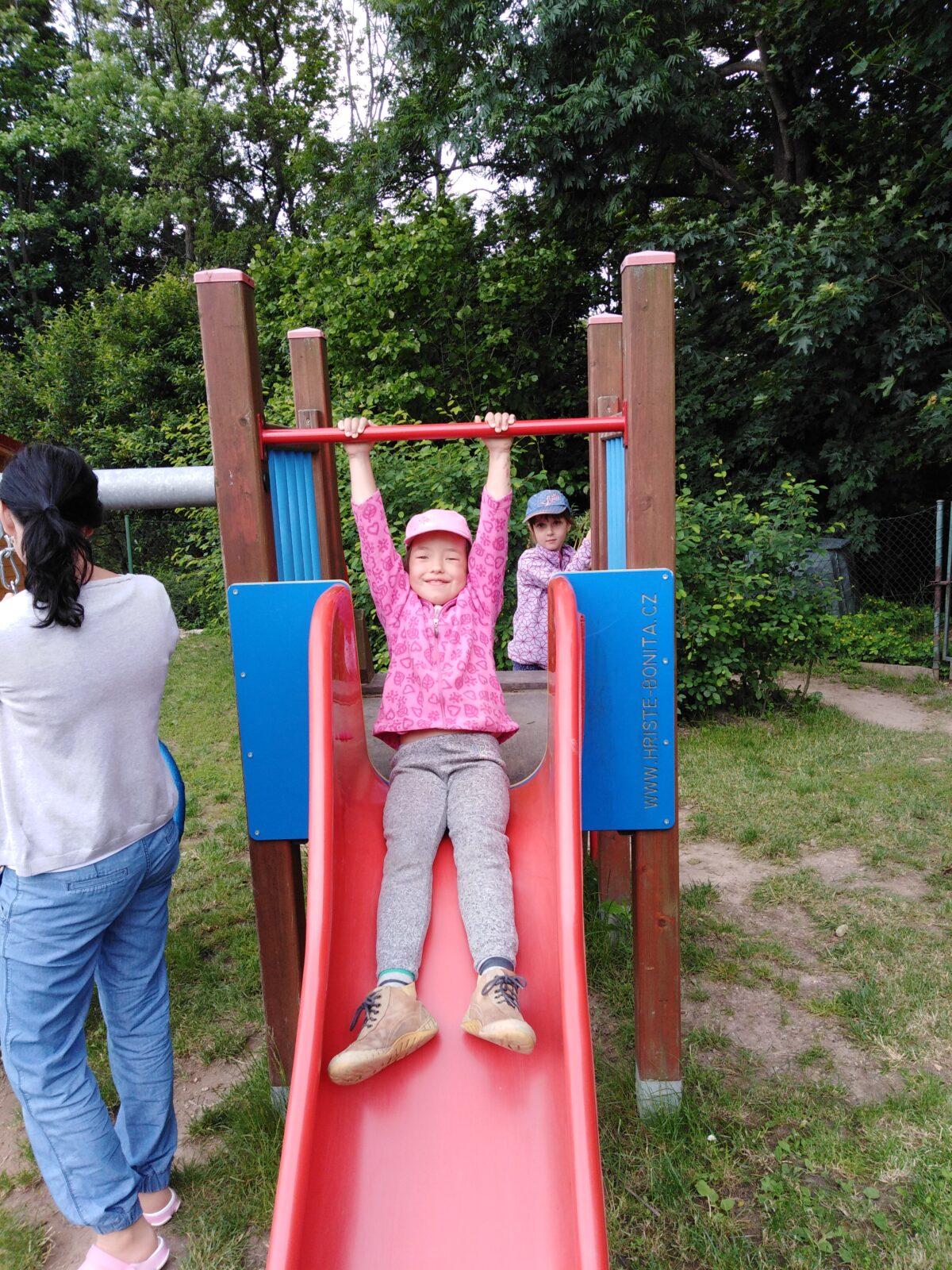 Hrajeme si na zahradě:-) - 9