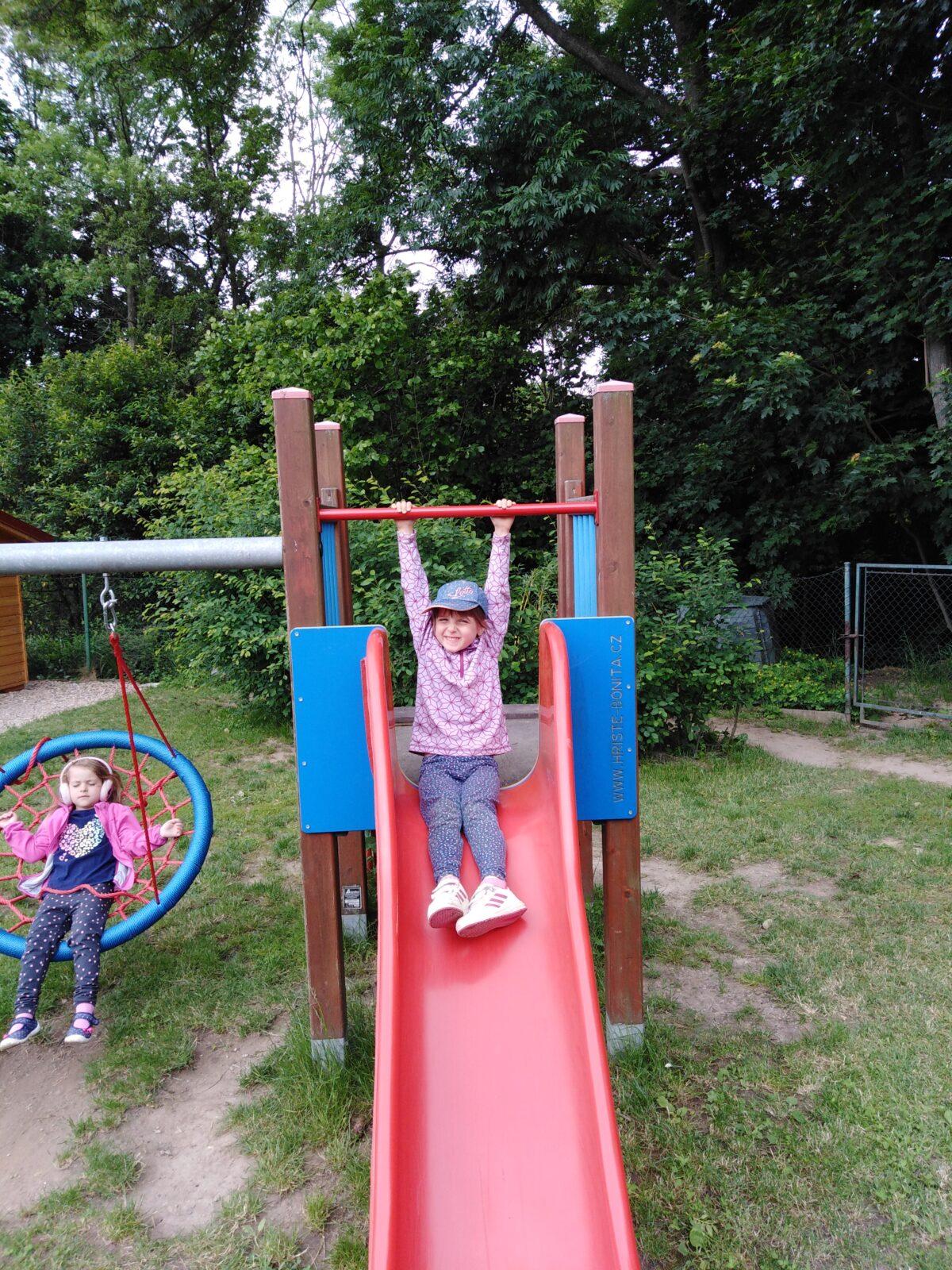 Hrajeme si na zahradě:-) - 11