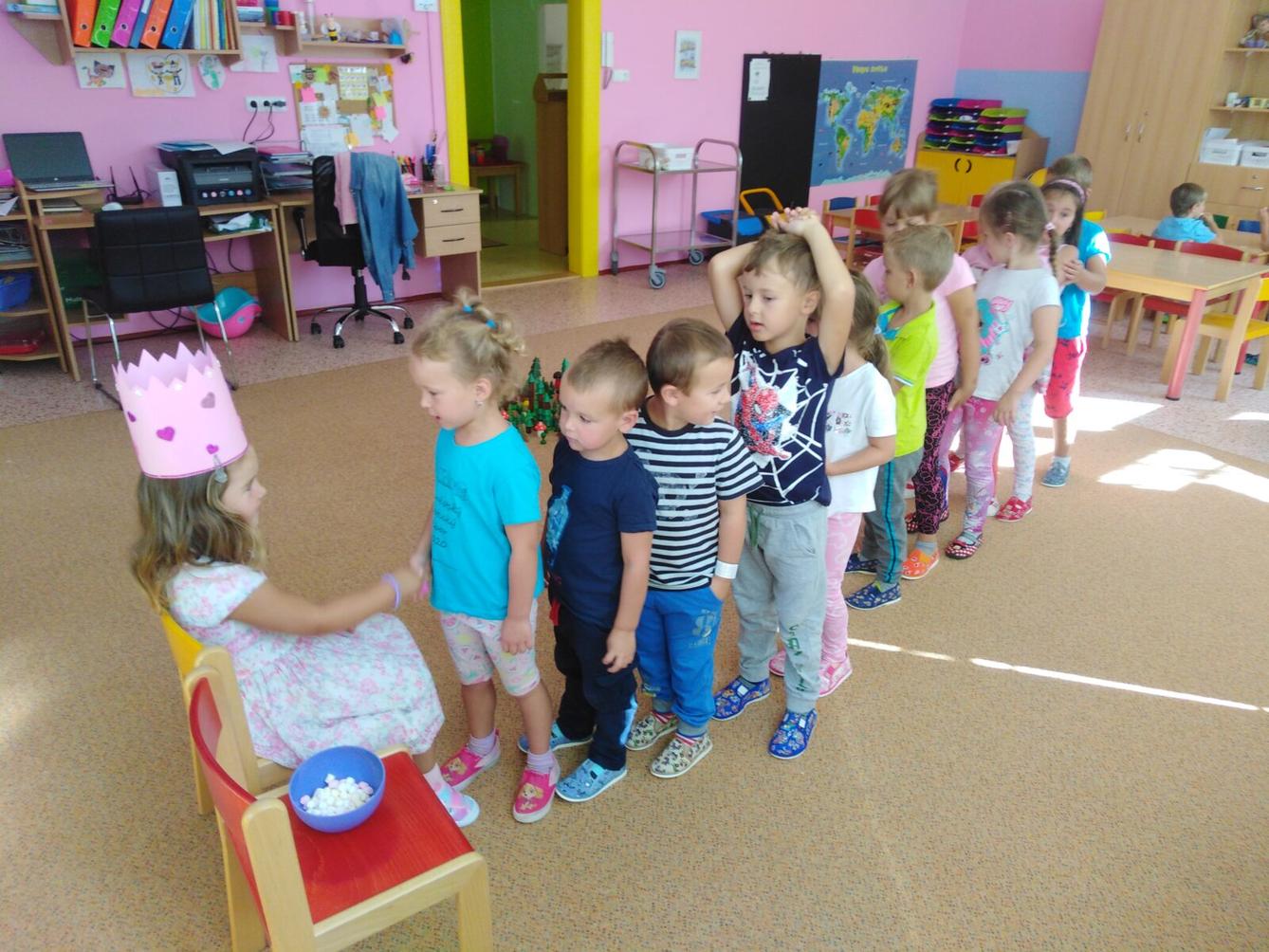 Broučci slaví: Adélka měla narozeniny - 4