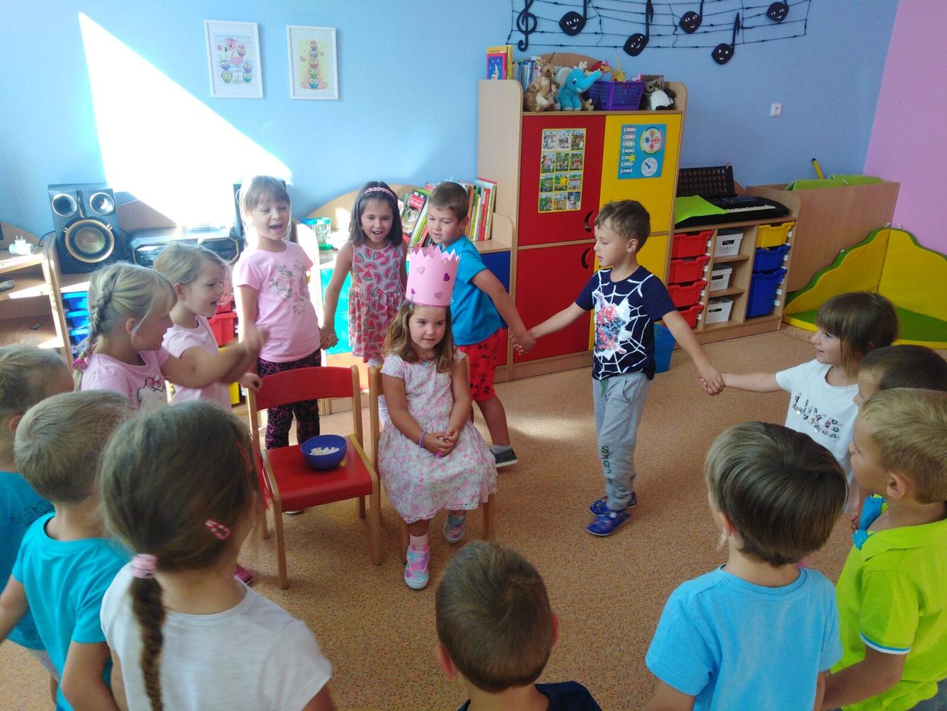 Broučci slaví: Adélka měla narozeniny - 6