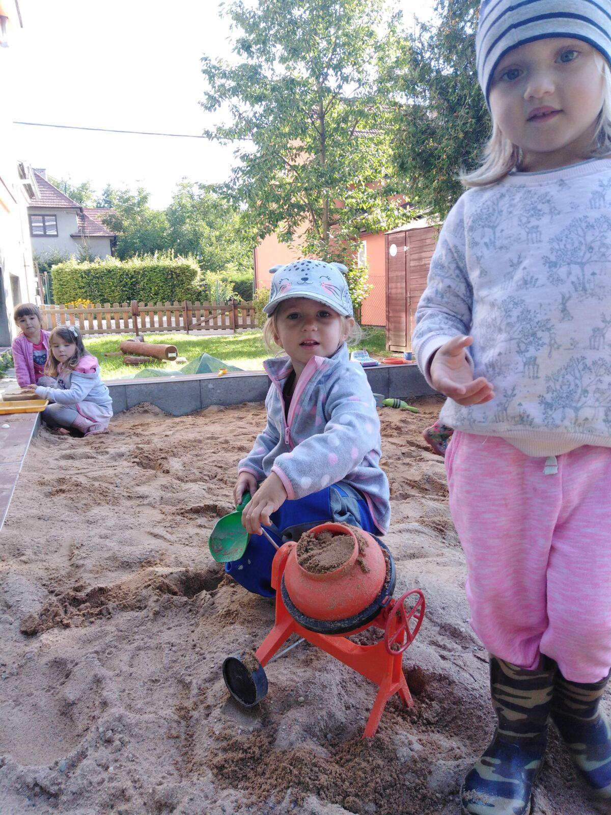 Broučci: "ve školce je prima" :-) - 24