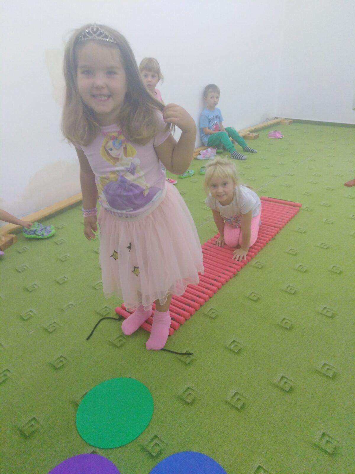 Broučci: "pracujeme a cvičíme" :-) - 35