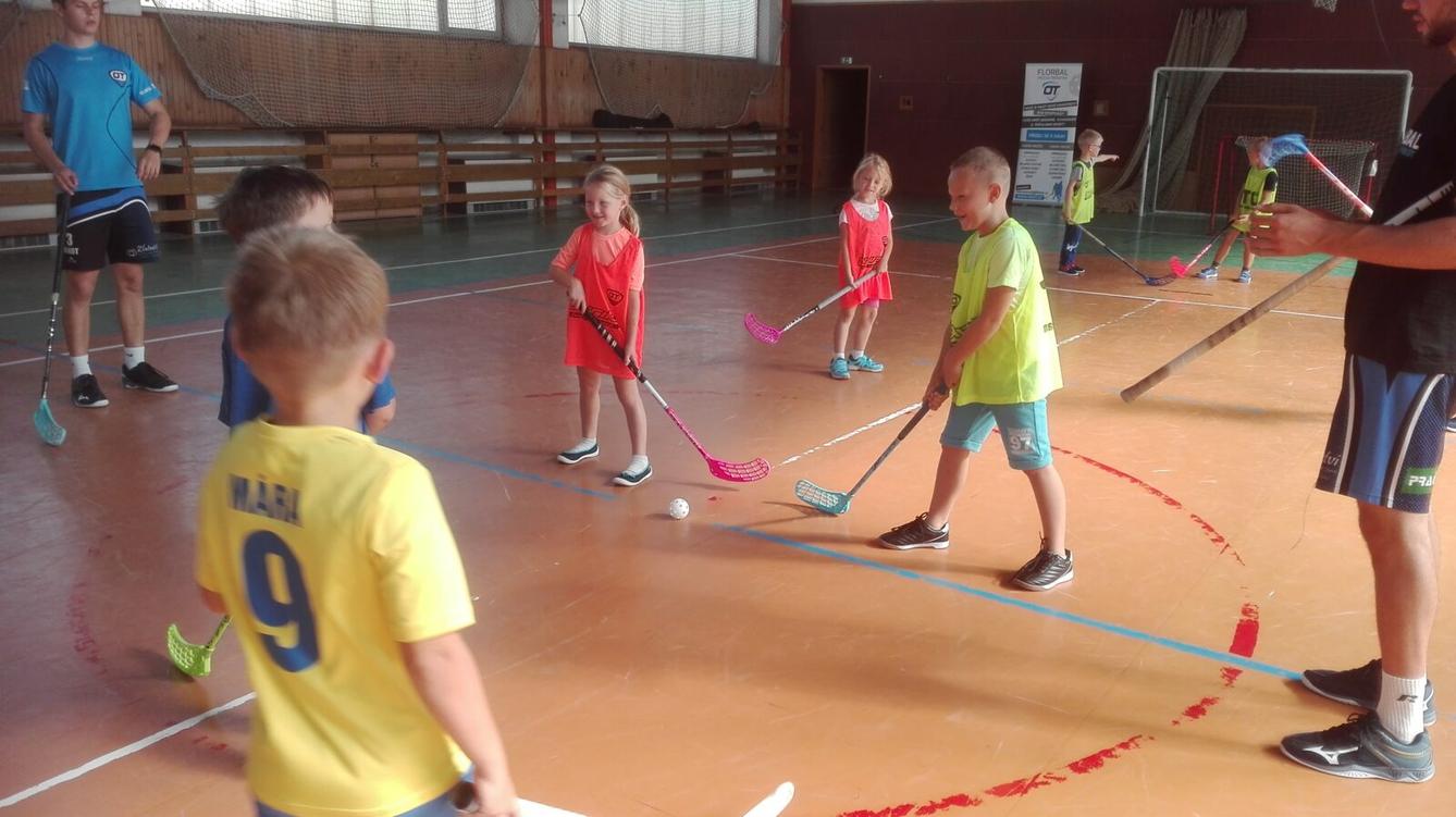 Úkazkové hodiny florbalu - 25