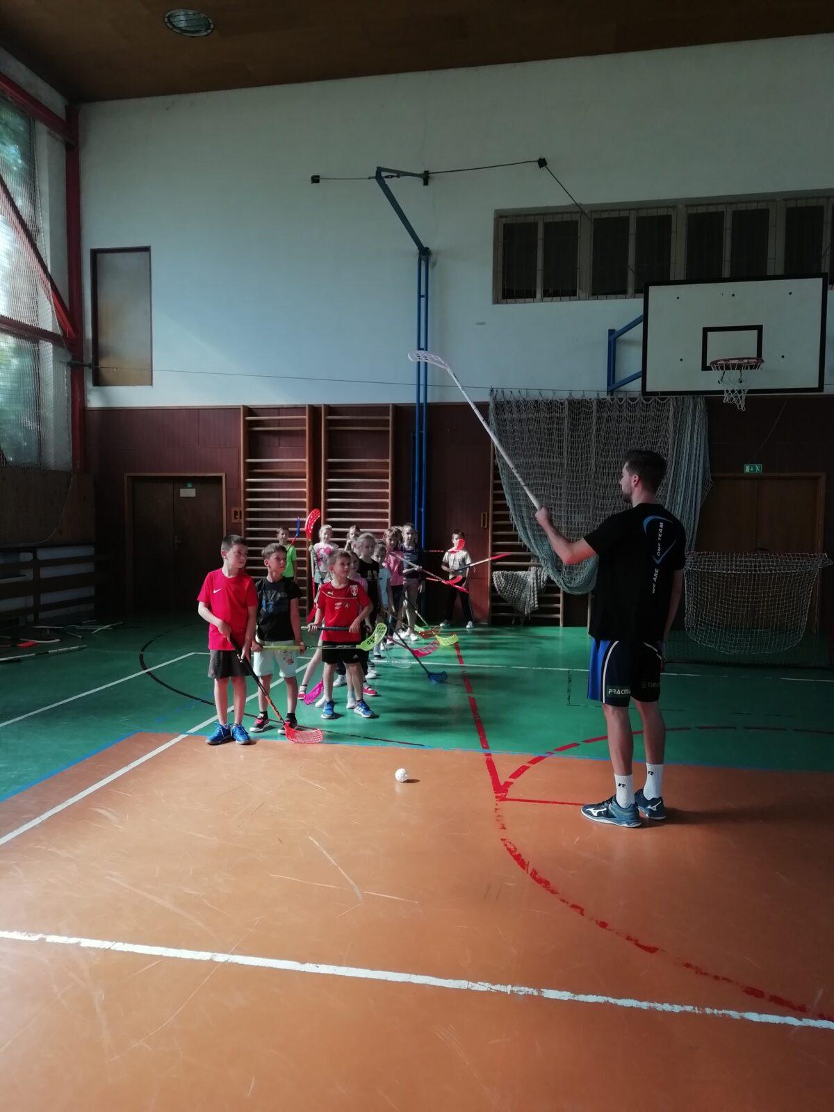 Úkazkové hodiny florbalu - 28