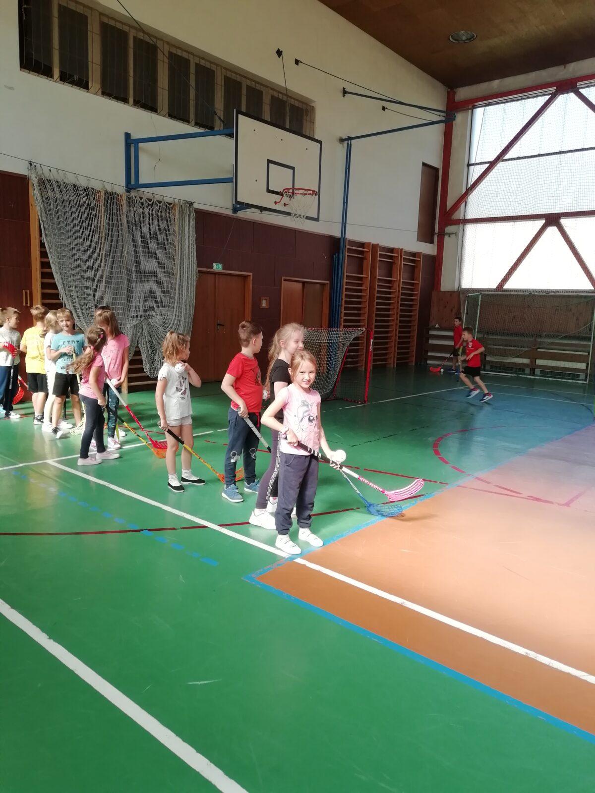 Úkazkové hodiny florbalu - 31