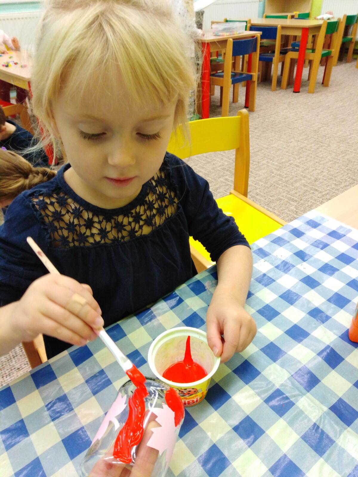 Broučci: "Tvořeníčko, tvoření" - "Listí žloutne, poletuje" - 2