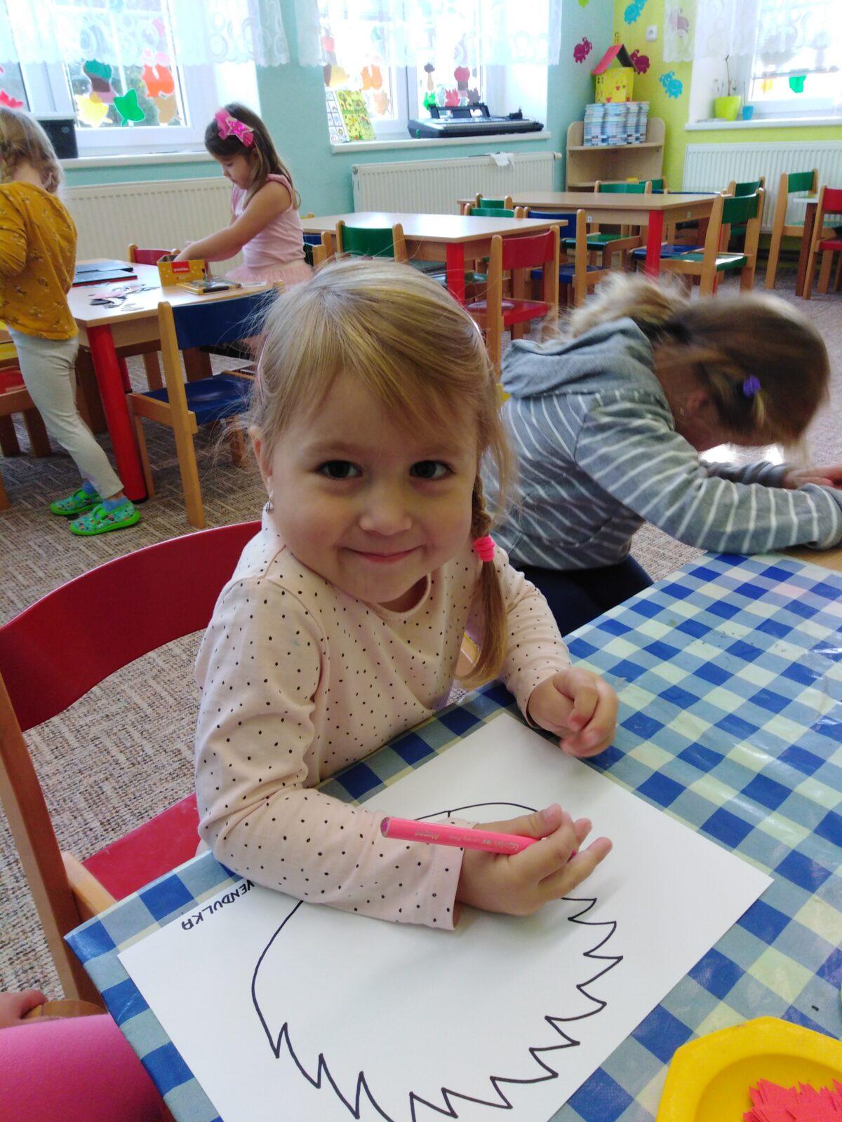 Broučci: "Tvořeníčko, tvoření" - "Listí žloutne, poletuje" - 32