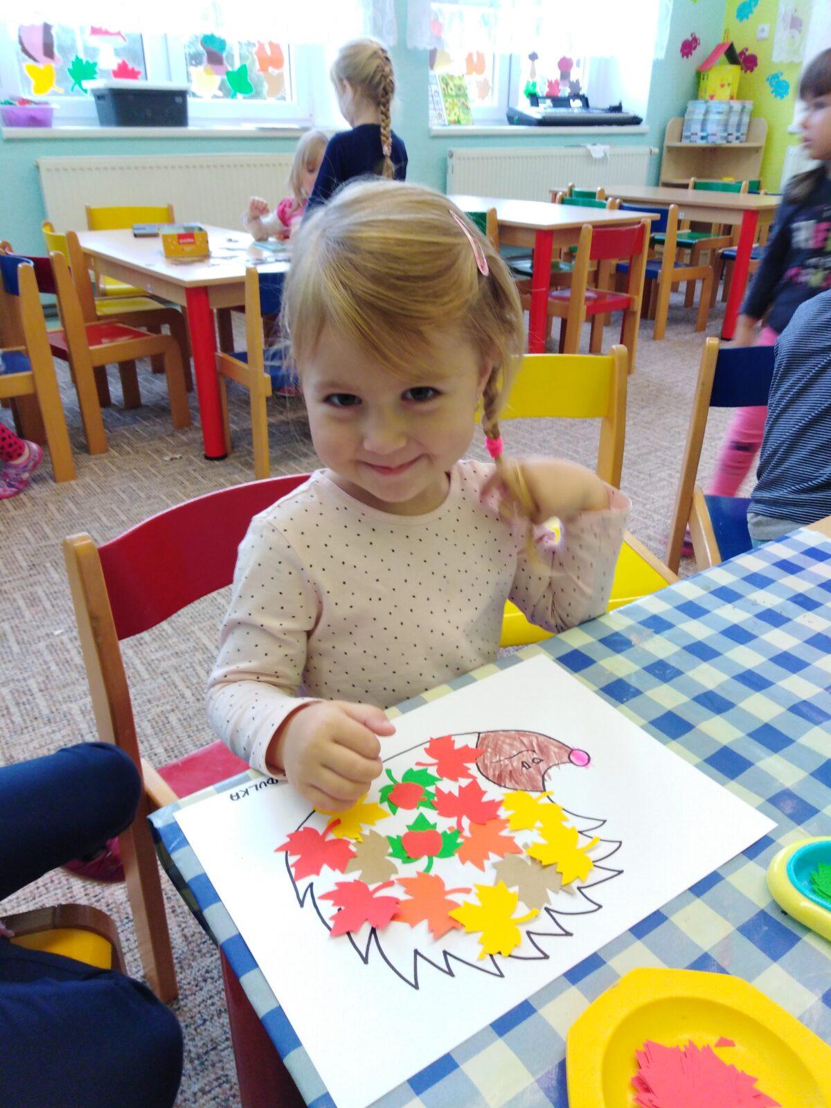 Broučci: "Tvořeníčko, tvoření" - "Listí žloutne, poletuje" - 37