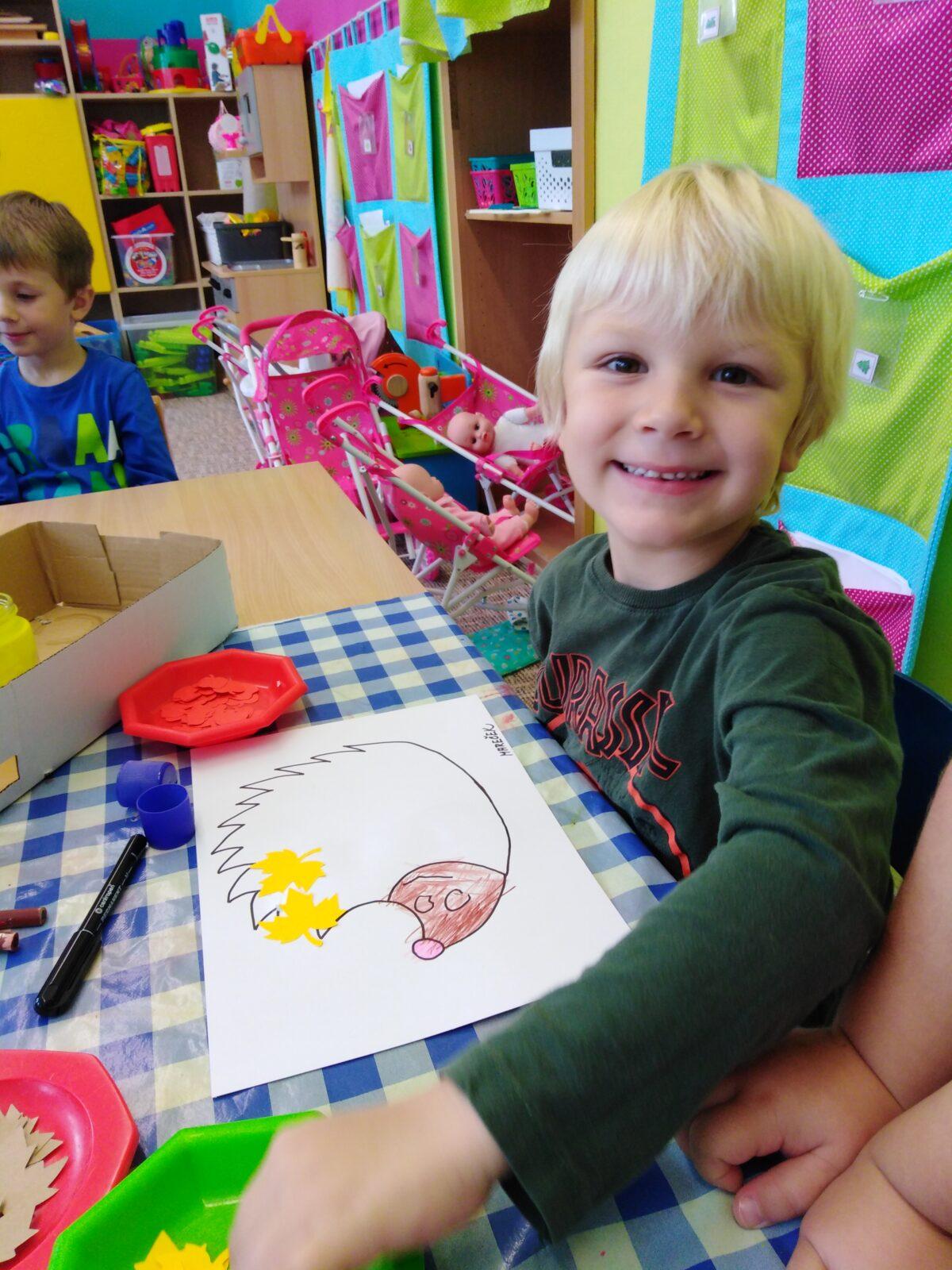 Broučci: "Tvořeníčko, tvoření" - "Listí žloutne, poletuje" - 41