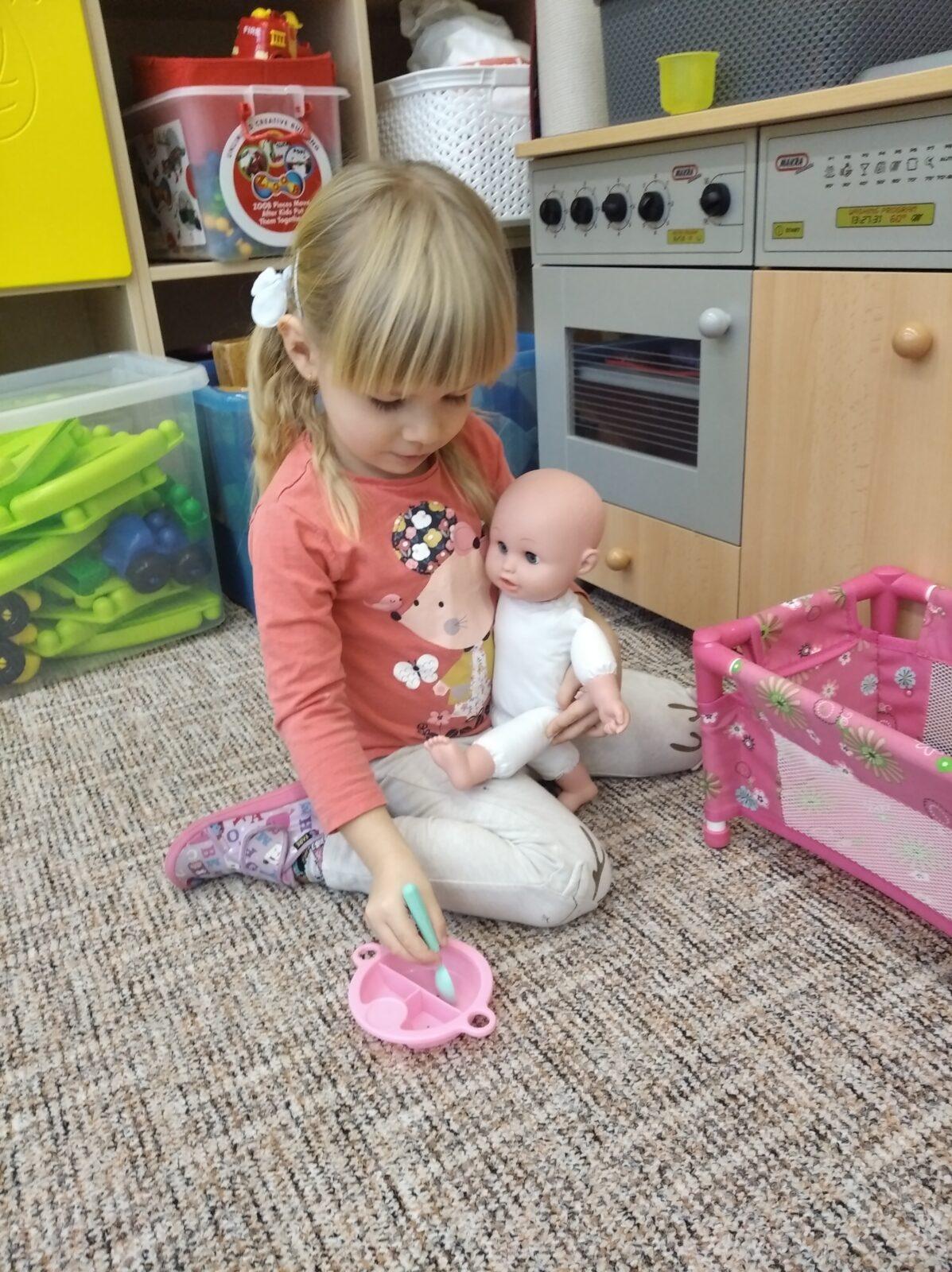 Broučci: "zdraví x nemoc" aneb "když Alenka stůně" - 4