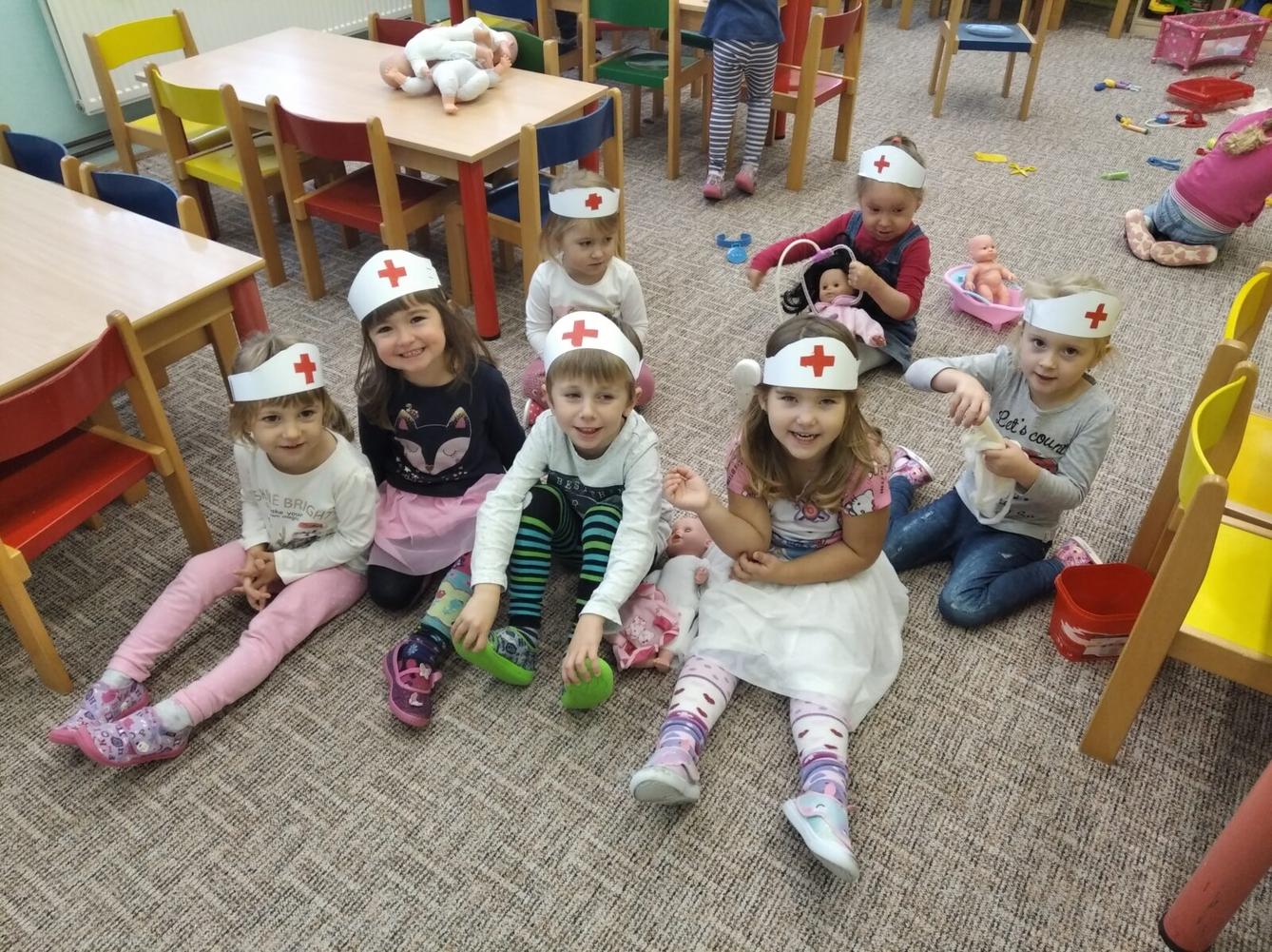 Broučci: "zdraví x nemoc" aneb "když Alenka stůně" - 10