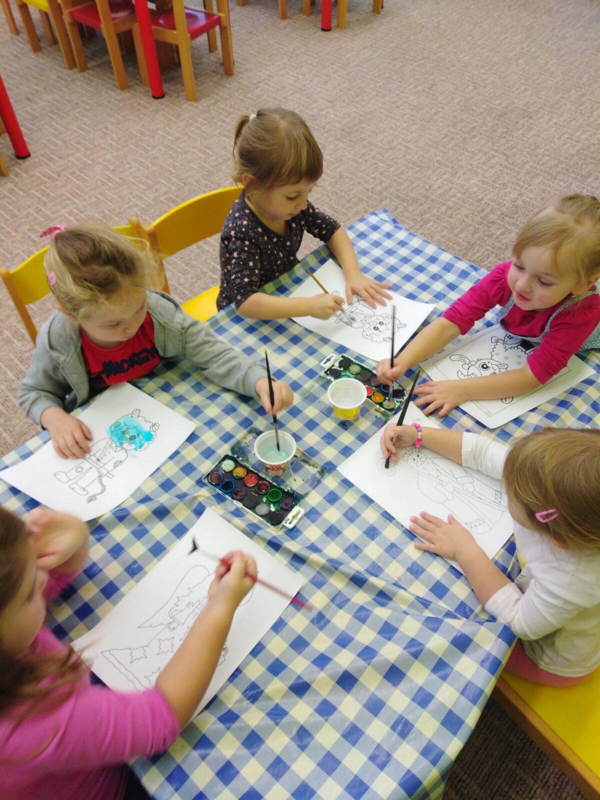 Broučci: "čertoviny", vycházka k Betlému, výroba sněhuláčka - 15