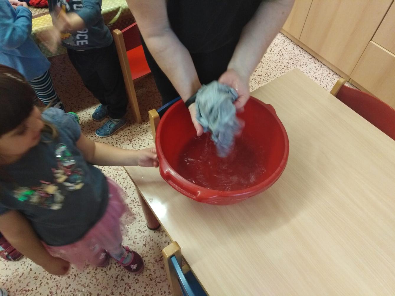 Výroba čertovských trik :-) - 10