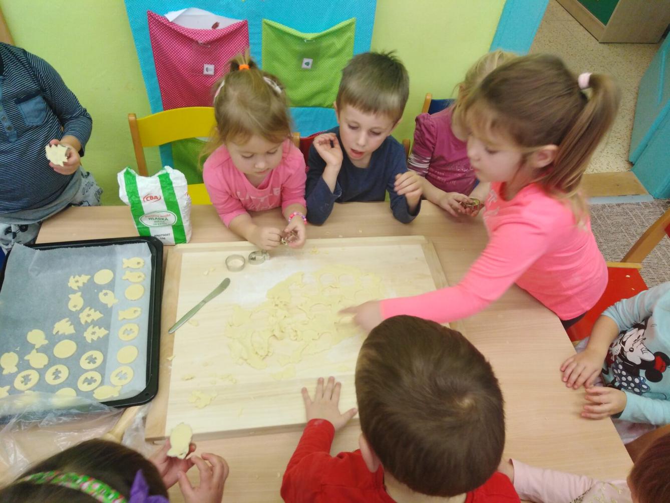 Broučci: pečeme linecké cukroví:-) - 7