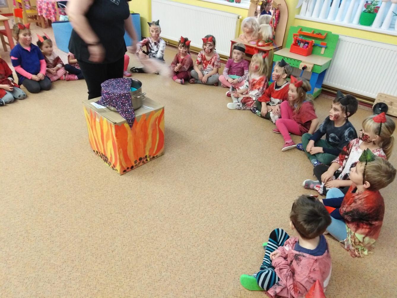 Návštěva ČERTA, MIKULÁŠE A ANDÍLKA v MŠ - 1