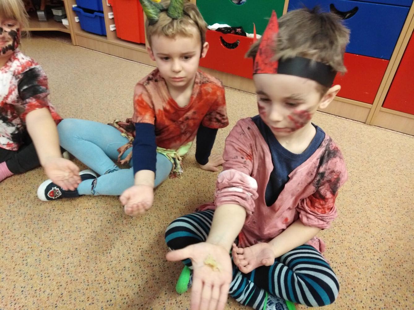 Návštěva ČERTA, MIKULÁŠE A ANDÍLKA v MŠ - 12