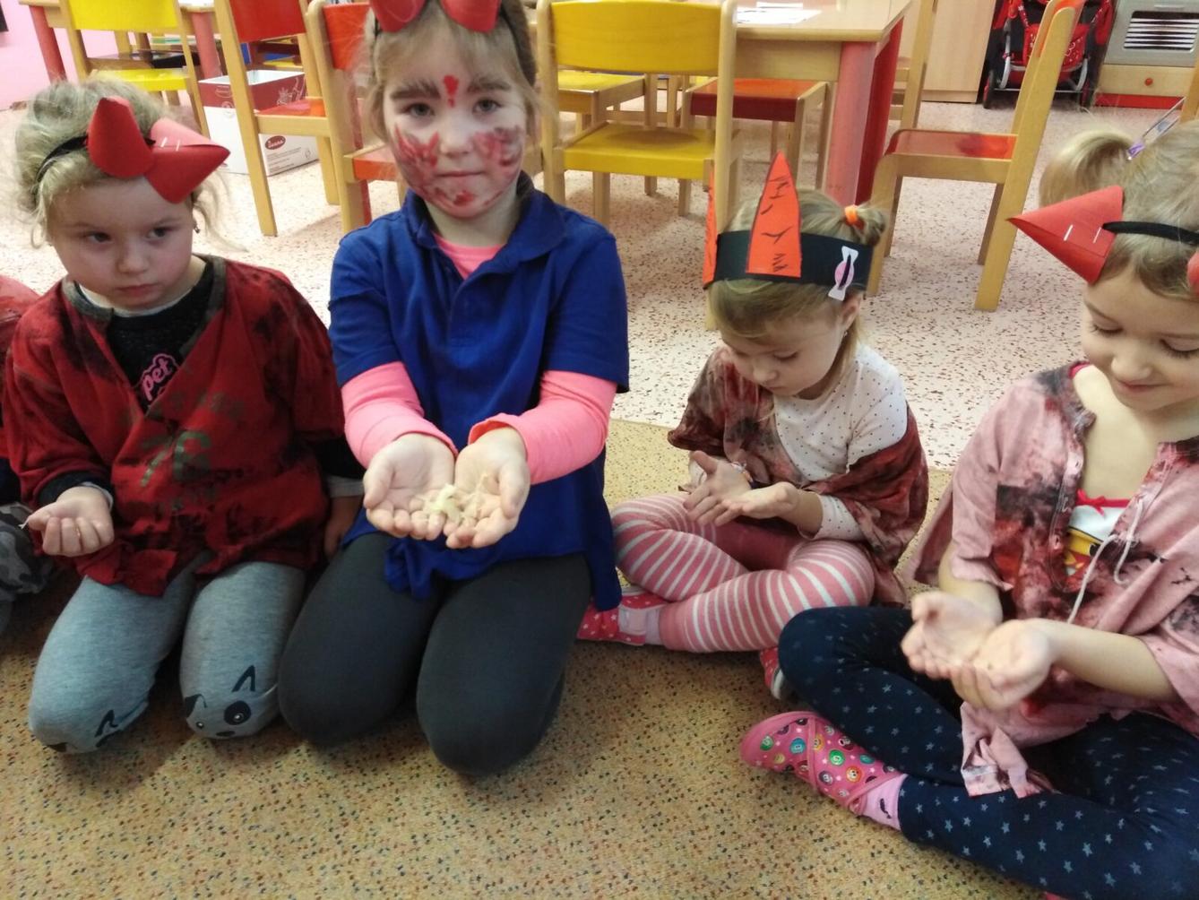 Návštěva ČERTA, MIKULÁŠE A ANDÍLKA v MŠ - 17