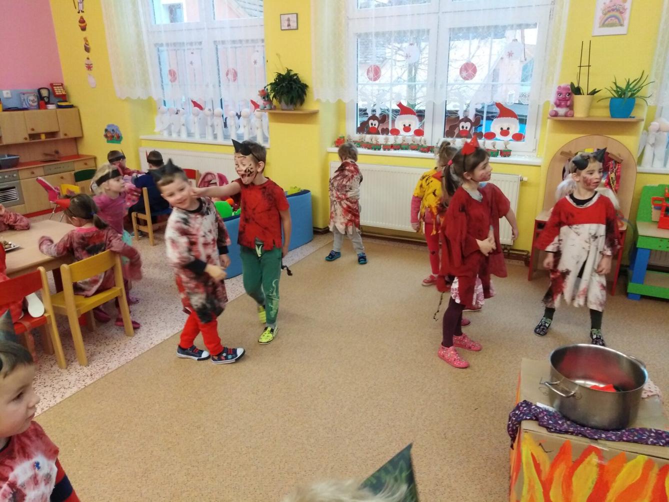 Návštěva ČERTA, MIKULÁŠE A ANDÍLKA v MŠ - 25